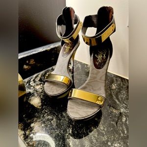 Fergie “Cash” Grey Crock Platform Heels - super sexy